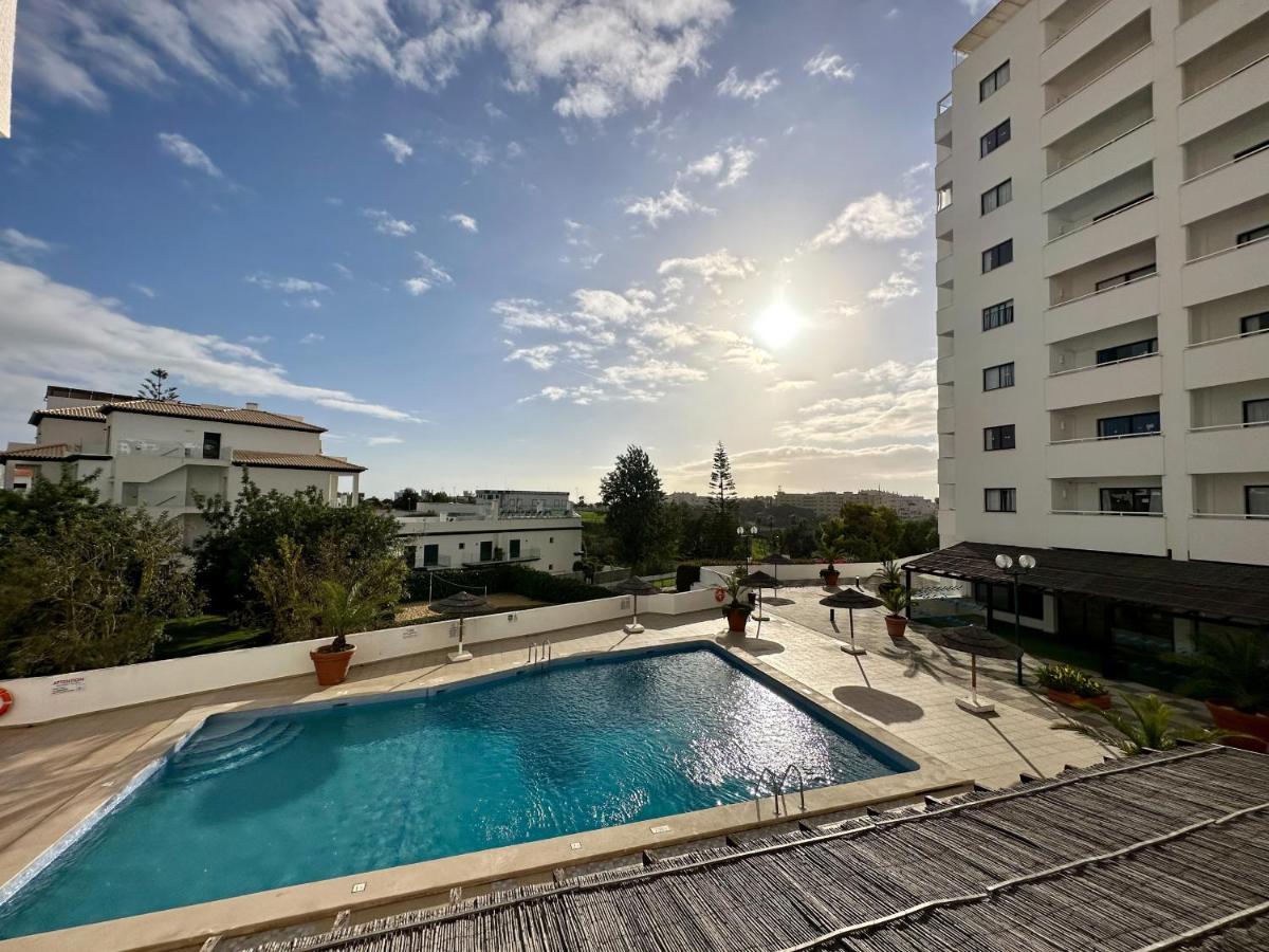 Hopstays- Olympics Apartment Albufeira